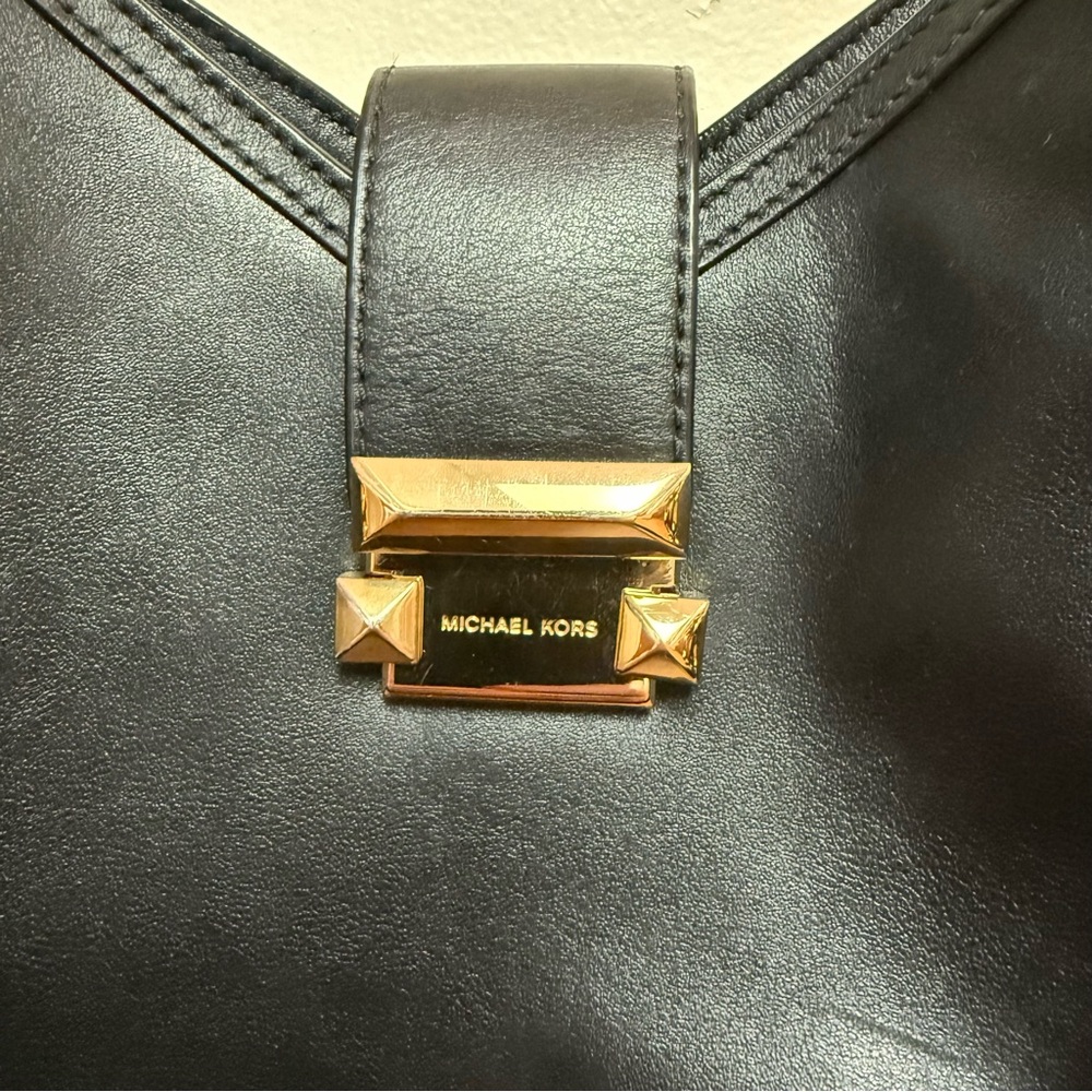 Michael Kors Black Leather Chain Shoulder Bag - Picture 2 of 6
